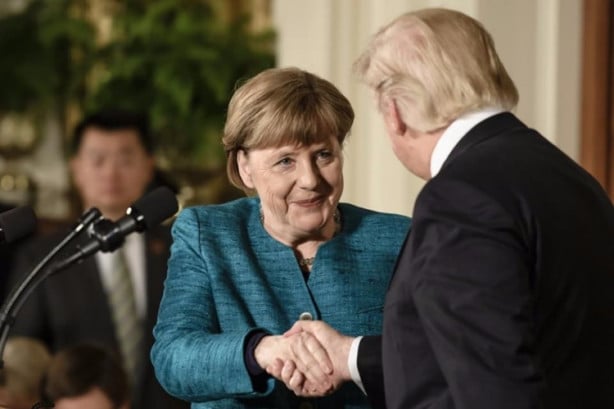 Foto - İşte Trump'ın liderlerle tokalaşma anları