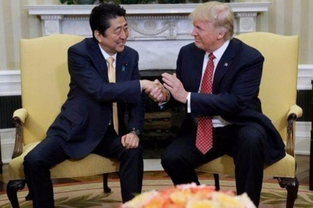 Foto - İşte Trump'ın liderlerle tokalaşma anları