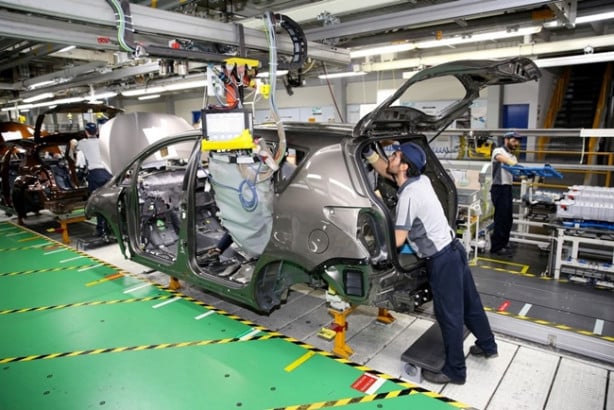 Foto - İşte Türkiye'de üretilen ilk hibrit otomobil