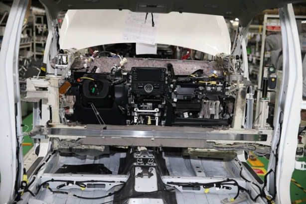 Foto - İşte Türkiye'de üretilen ilk hibrit otomobil