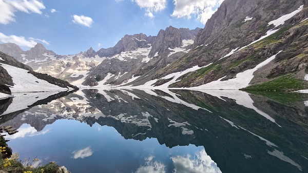 İşte Türkiye'nin en büyük buzul gölü