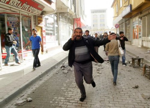 Foto - İşte Van depremi öncesi ve sonrası görüntüler