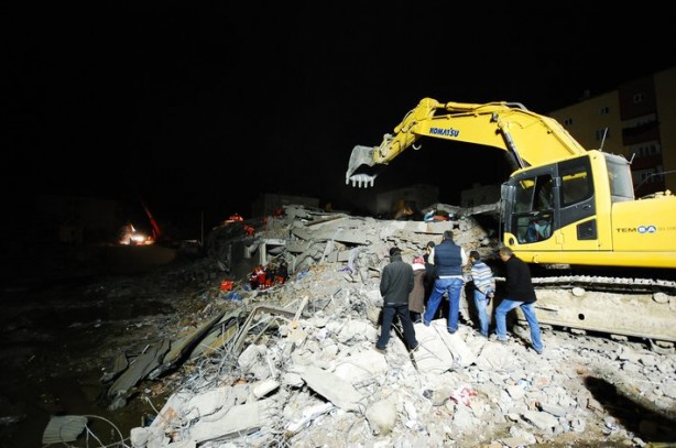 Foto - İşte Van depremi öncesi ve sonrası görüntüler