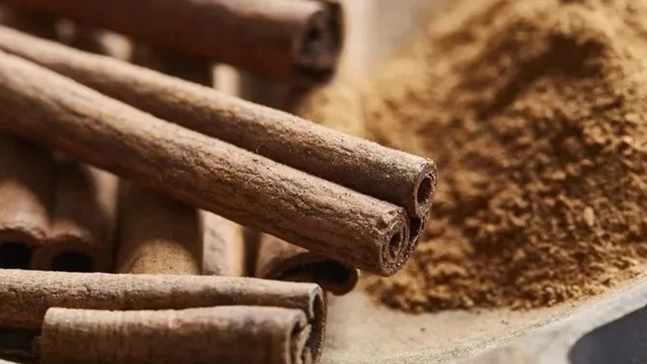  Canan Karatay ısrarla öneriyor: Balık kokusunu yok etmek için o baharatı ısıtın! Israrla tavsiye etti