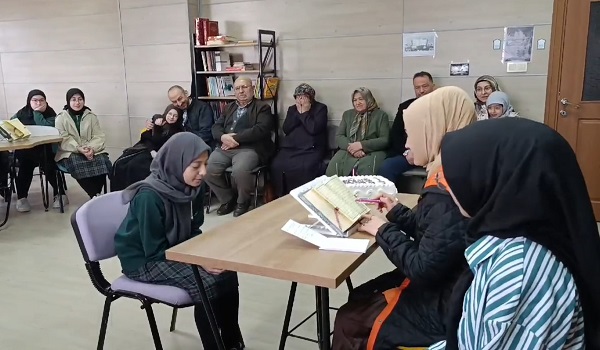 Foto - İşte yıllarca özlenen ve beklenen nesil! Minik kızın hafızlık hikayesi yürek parçalıyor