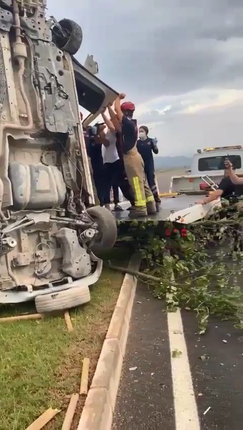 Foto - İstese bile yapamazdı! Kazanın sonunu gören gözlerine inanamadı