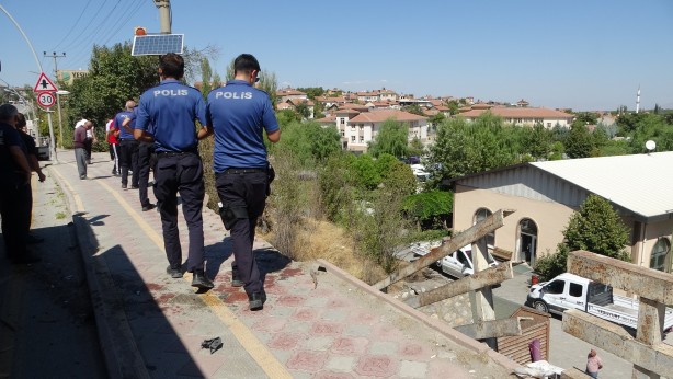 Foto - İstesen yapamazsın! Arabanın duruşu şaşkına çevirdi