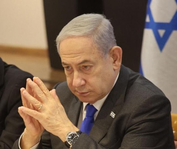 İstifası istenen Netanyahu sessizliğini bozdu