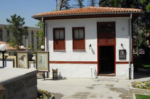 Foto - İstiklâl Marşımızın yazıldığı dergâh