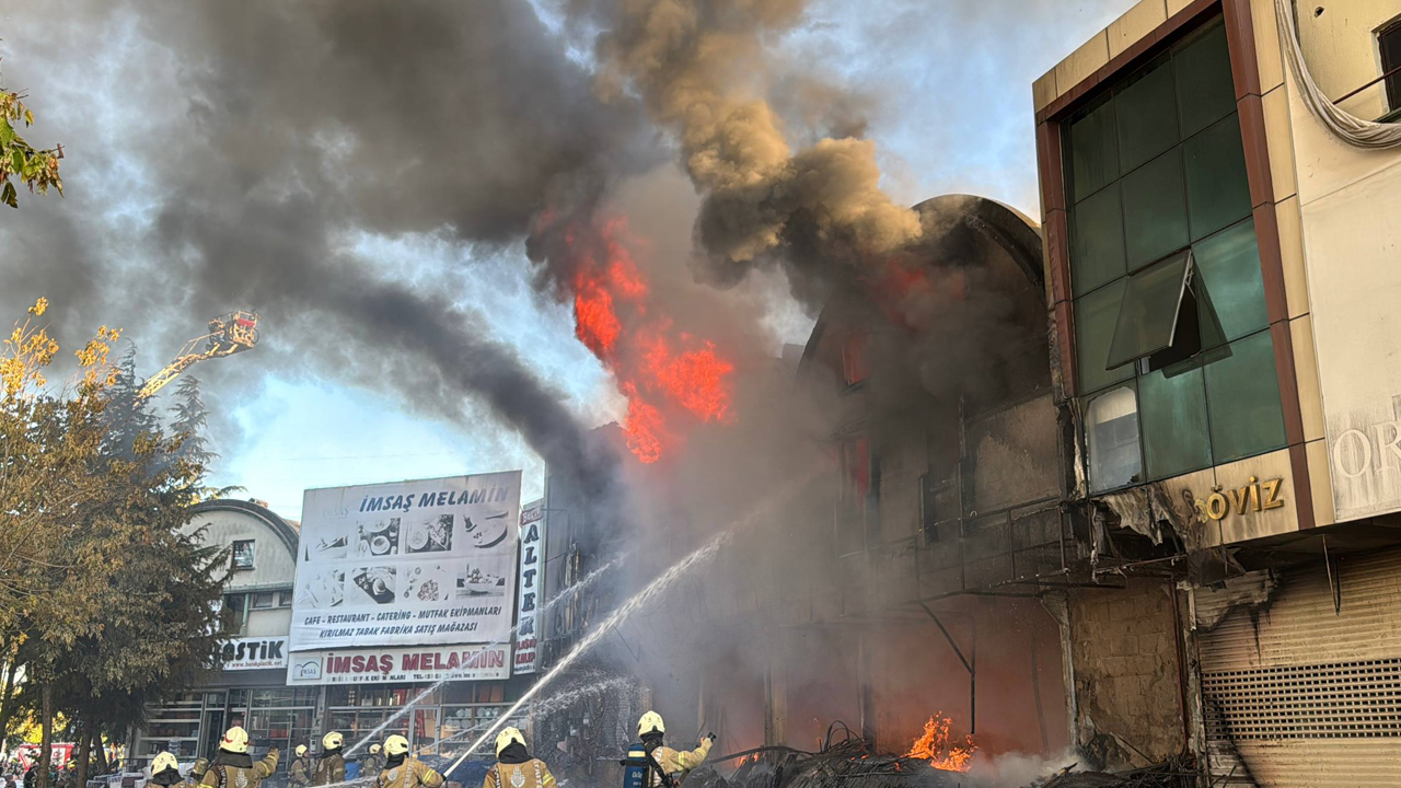 İSTOÇ Ticaret Merkezi'nde yangın! Vali Gül’den kritik açıklama