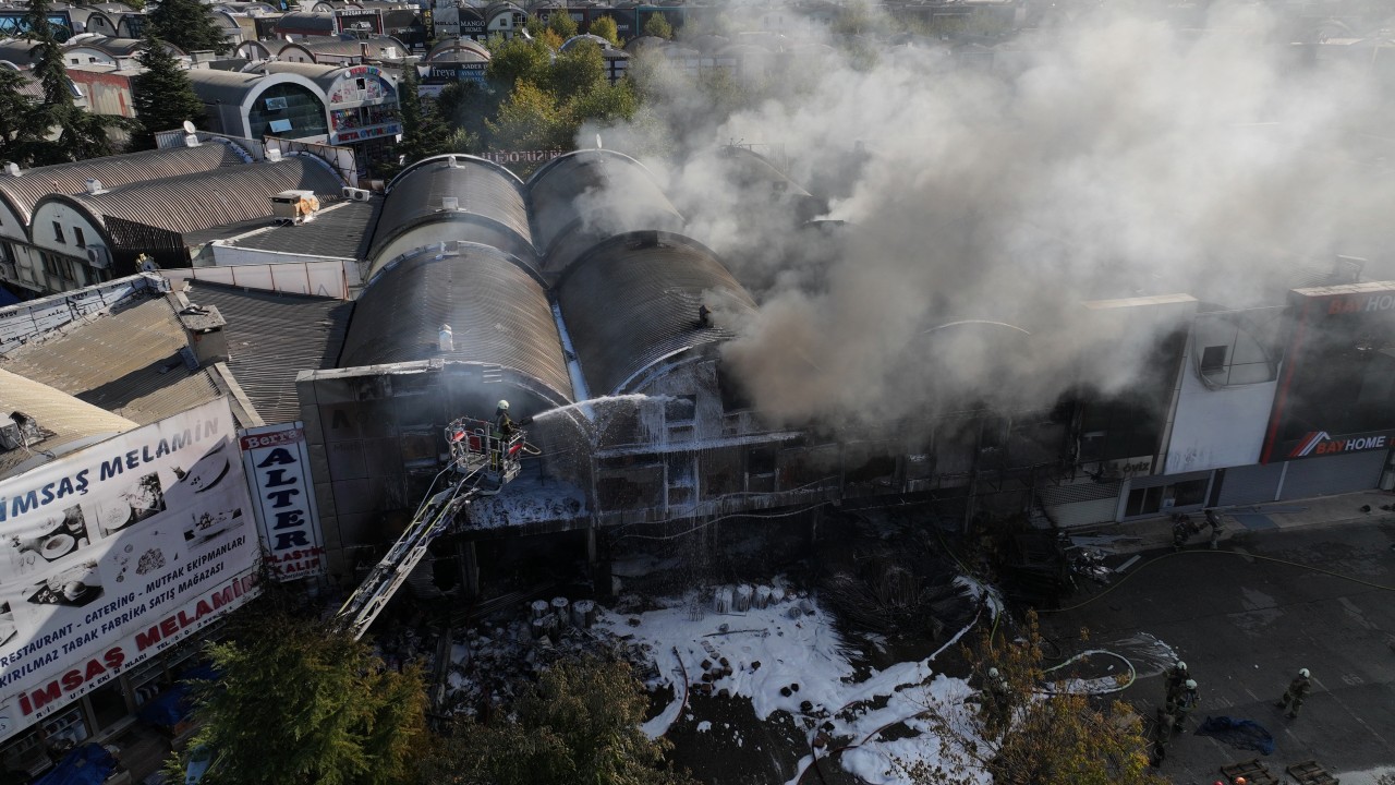 Foto - İSTOÇ'taki yangından feci görüntüler