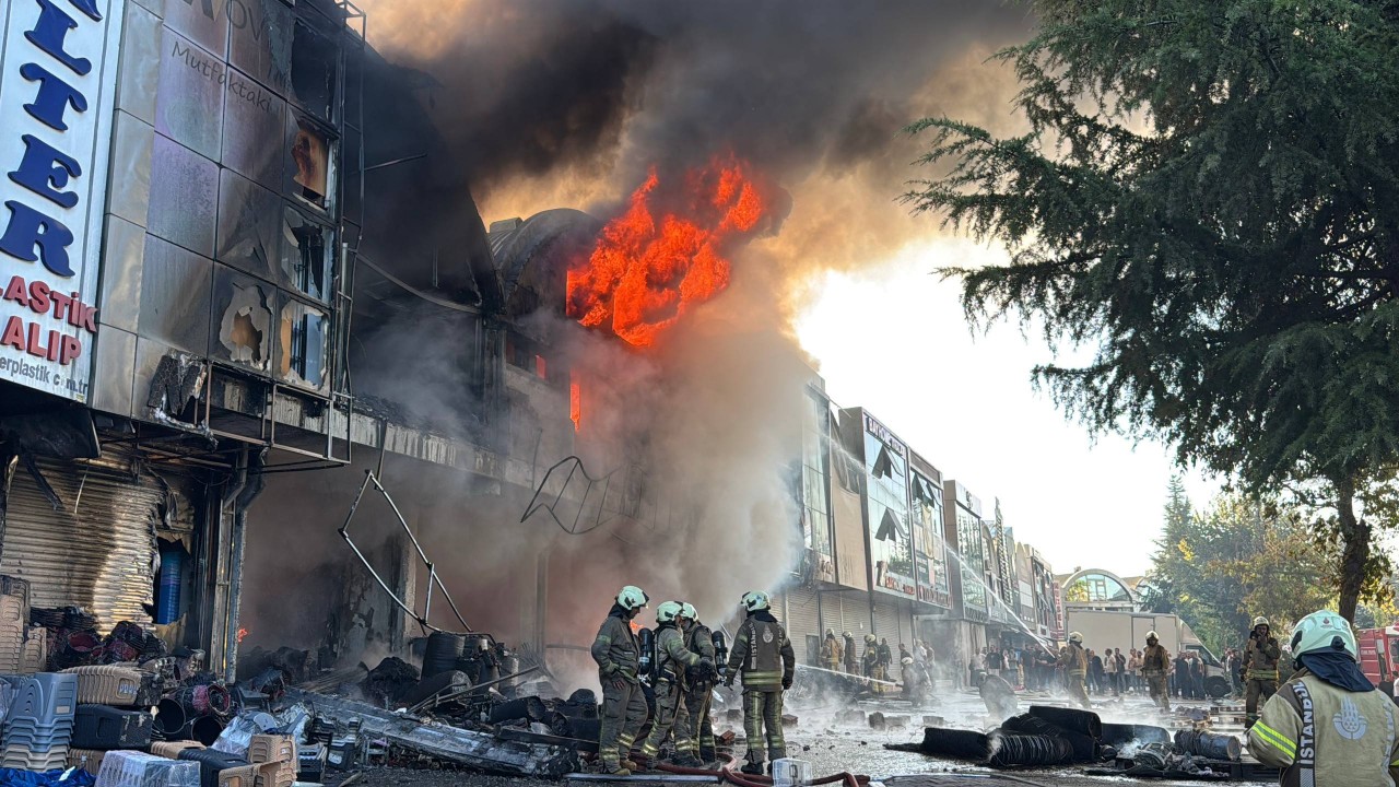 Foto - İSTOÇ'taki yangından feci görüntüler