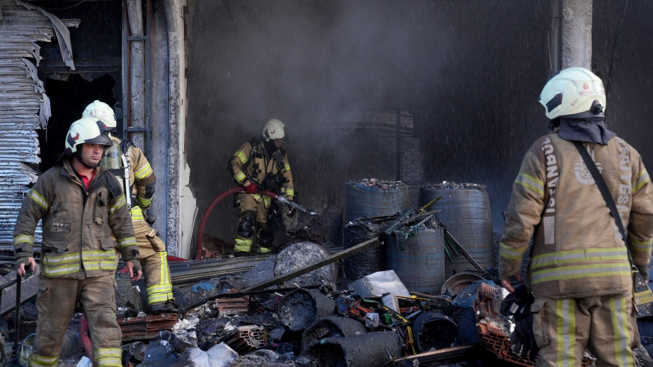 Foto - İSTOÇ'taki yangından feci görüntüler