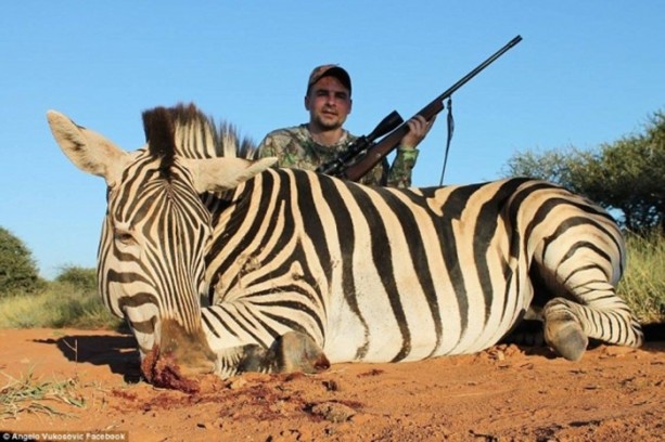 Foto - İsveçli politikacıya tepki yağıyor, bakın neden!