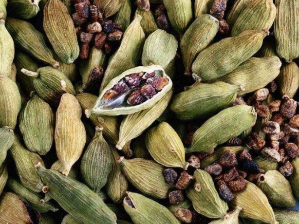 Foto - İsveç’te çatır çatır yeniyor! Türkiye’de esamesi yok… Maden ocağı gibi besin yararları bitmiyor