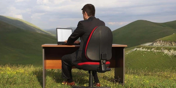 İşverenlerin aradığı uzaktan çalışma meslekleri belli oldu! Binlerce dolar kazanıyorlar...