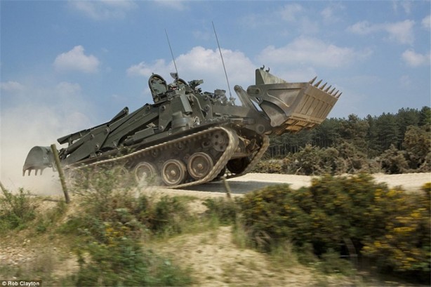 Foto - İsviçre çakısı gibi tank!