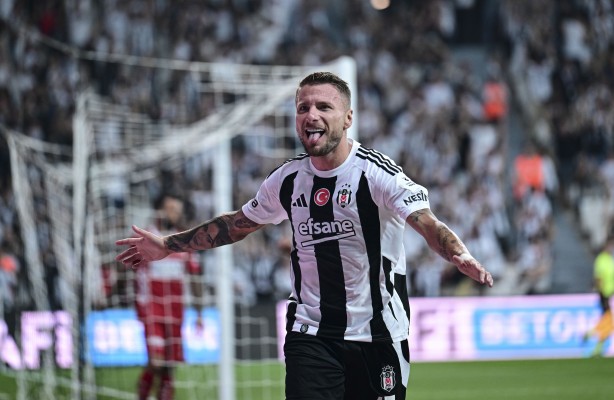 Foto - İsviçre işgal edilecek! Beşiktaşlı taraftarlar Lugano'yu fena korkuttu fena...