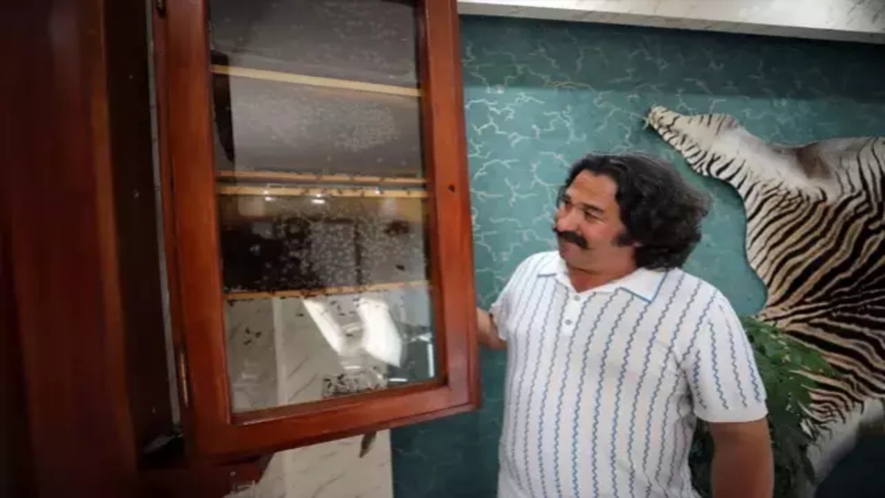 Foto - İsviçre’de gördü, Türkiye’ye döner dönmez koşarak aynısını yaptırdı! Ofisine gidenler izlemeye doyamıyor