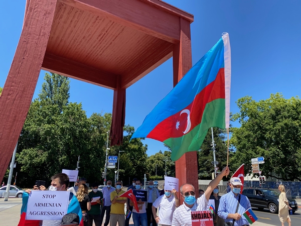 Foto - İsviçre'deki Türklerden Ermenistan'a net mesaj: Savaşmaya hazırız