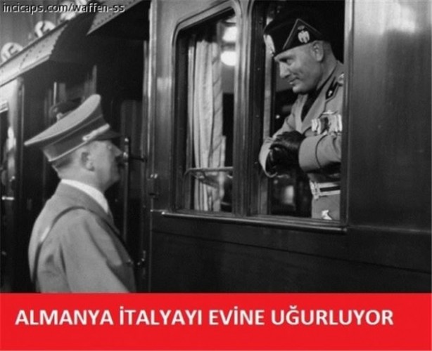 Foto - İtalya-Almanya maçı 'caps'leri