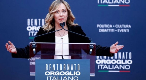 Foto - İtalya Başbakanı Meloni İslam'a olan kinini kustu