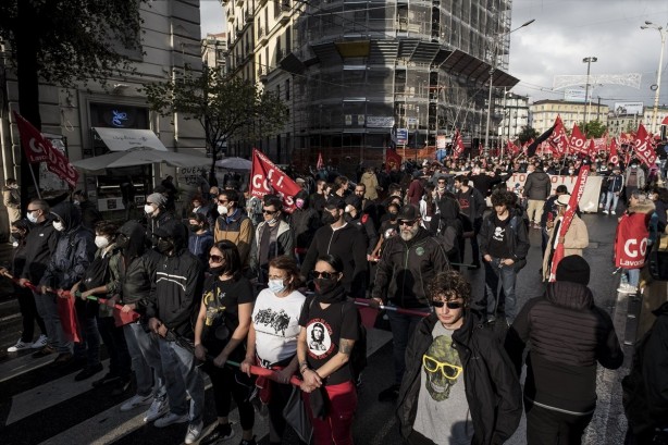 Foto - İtalya işsizlikten kırılıyor! Halk sokağa indi