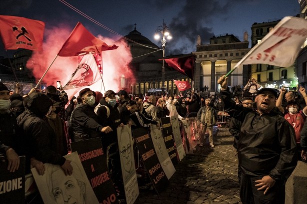 Foto - İtalya işsizlikten kırılıyor! Halk sokağa indi