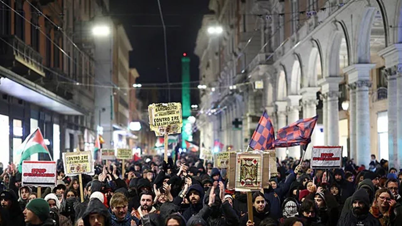 İtalya'da adeta kaos çıktı! Sokaklar katil İsrail yüzünden karıştı! Zorlu sınav: Gerilim artıyor, olay paniğe neden oldu