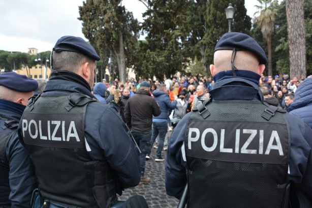 Foto - İtalya'da aşı karşıtlarından protesto!