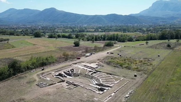 Foto - İtalya'da terk edildi! Nerdeyse toprağa dönüşüyordu: Roma kasabası bin 500 yılın ardından bulundu! Büyük keşif