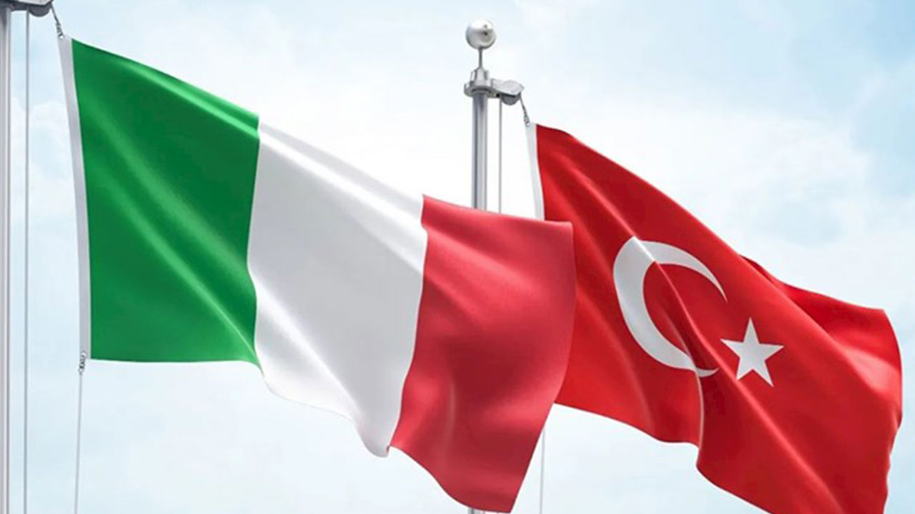 Foto - İtalya'da Türkiye'ye yapılanlar Mete Yarar'ı şok etti! 'Gözlerimle gördüm' diyerek açıkladı