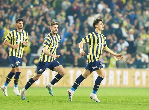 Foto - İtalyan devi harekete geçti... Fenerbahçe'nin top kesme canavarına talip oldular!