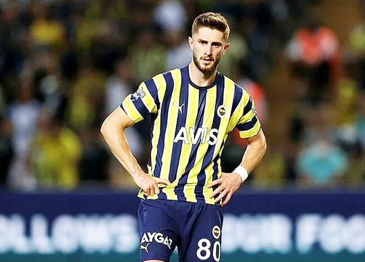 Foto - İtalyan devi harekete geçti... Fenerbahçe'nin top kesme canavarına talip oldular!