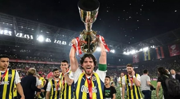 Foto - İtalyan gazeteci haberi duyurdu! Ferdi, Fenerbahçe'den haber bekliyor
