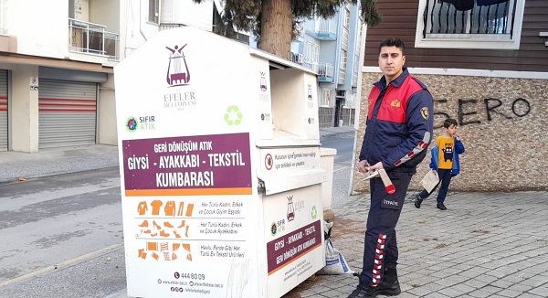 Foto - İtfaiye ekipleri seferber oldu | Küçük kedi öyle bir yere girdi ki!