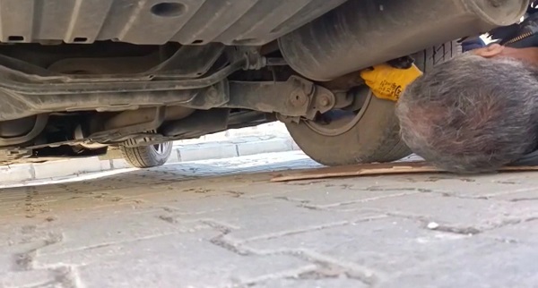 Foto - İtfaiye ekipleri seferber oldu! Yaramaz kedi bakın nereye saklanmış