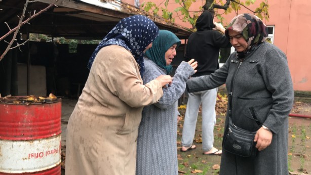 Foto - İtfaiye eri yanan evde Türk bayrağını son anda kurtardı