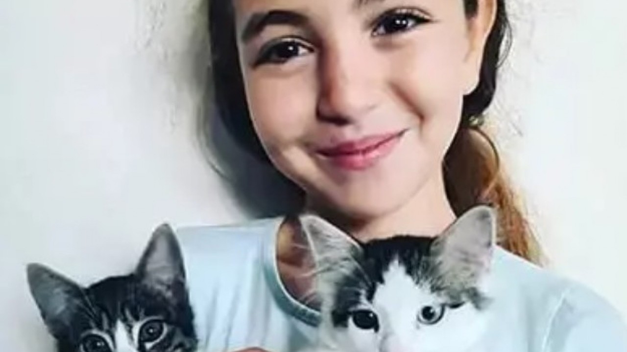 Foto - İtperestlerin yaptığına bakın: Küçük kızın mezarına alçak saldırı!