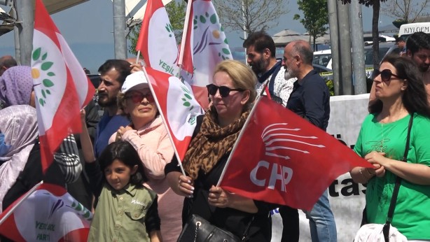 Foto - İttifak meydanlara da sıçradı! Bir kolunda CHP bir kolunda HDP