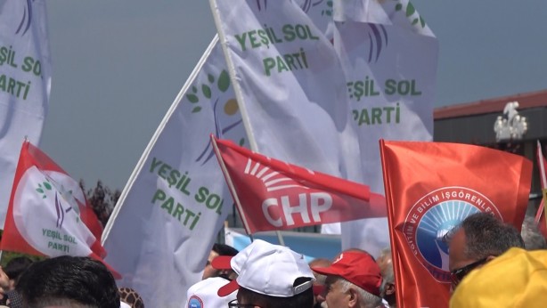 Foto - İttifak meydanlara da sıçradı! Bir kolunda CHP bir kolunda HDP