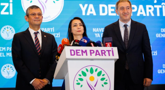 Foto - 'İttifak yok' diyorlar, biz de bunu yedik! DEM kritik ilde adayını çekti: CHP adayı desteklenecek