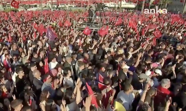 Foto - İttifakta sınırları aştılar! İP'li Akşener'in mitinginde HDP flaması