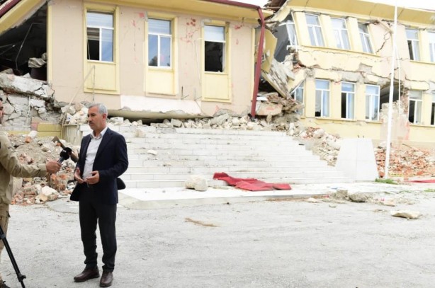 Foto - İyi fikir mi değil mi? Depremde yan yatan bina bakın ne olacak