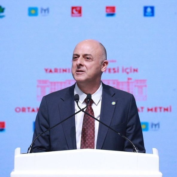 Foto - İYİ Parti İzmir Büyükşehir Belediye Başkan Adayı Ümit Özlale'den partisine gözdağı, Tunç Soyer'e sert sözler