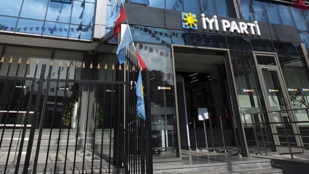 Foto - İYİ Parti'de beklenmedik gelişme! Apar topar karar aldı! Akşener küplere binecek 