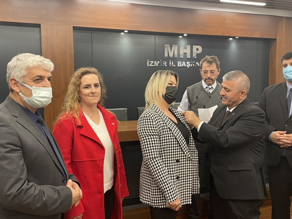 İYİ Parti'de istifa depremi! Topluca MHP'ye katıldılar