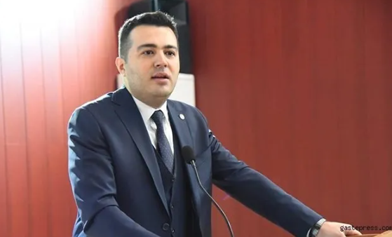 Foto - İYİ Parti’de kazan kaynıyor! Ümit Dikbayır, Meral Akşener ve ailesinin banka hesaplarının incelenmesini istedi