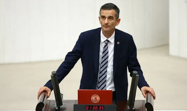 İYİ Parti’de kazan kaynıyor! Ümit Dikbayır, Meral Akşener ve ailesinin banka hesaplarının incelenmesini istedi