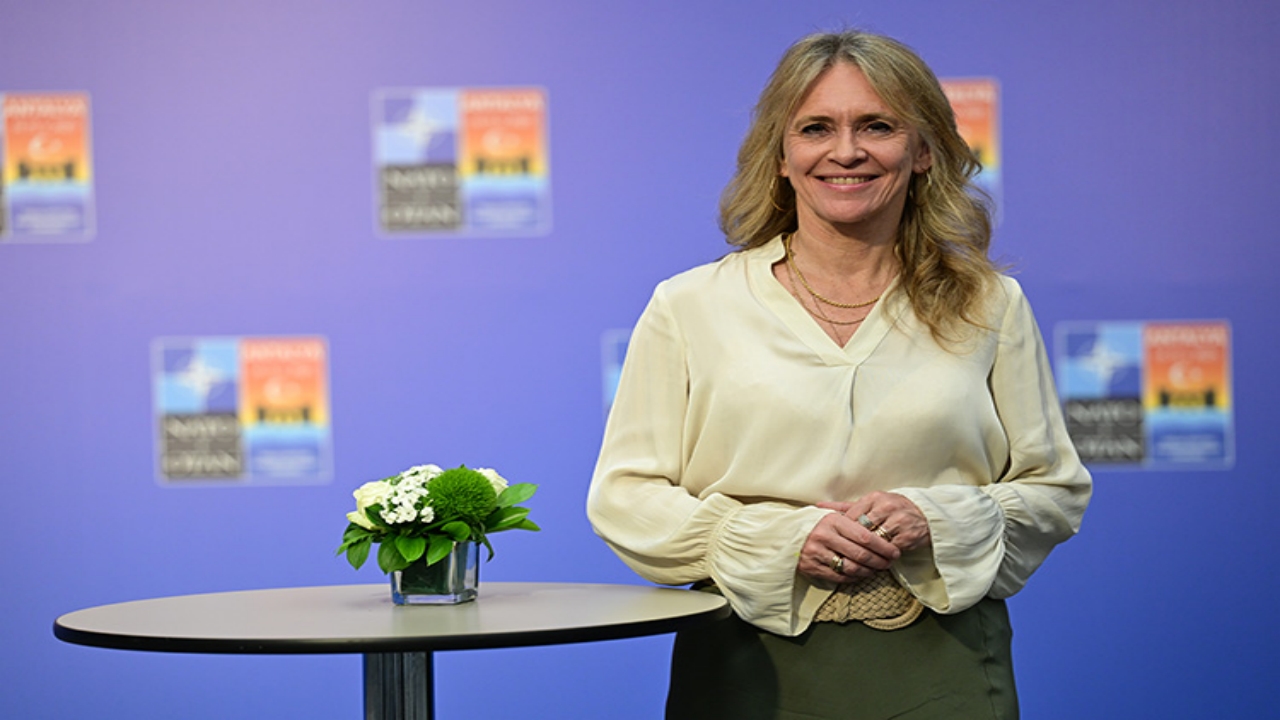 Foto - İzlandalı bakan, içimizdeki Erdoğan düşmanlarına resmen "nanik" yaptı! Kapak öyle olmaz, böyle olur